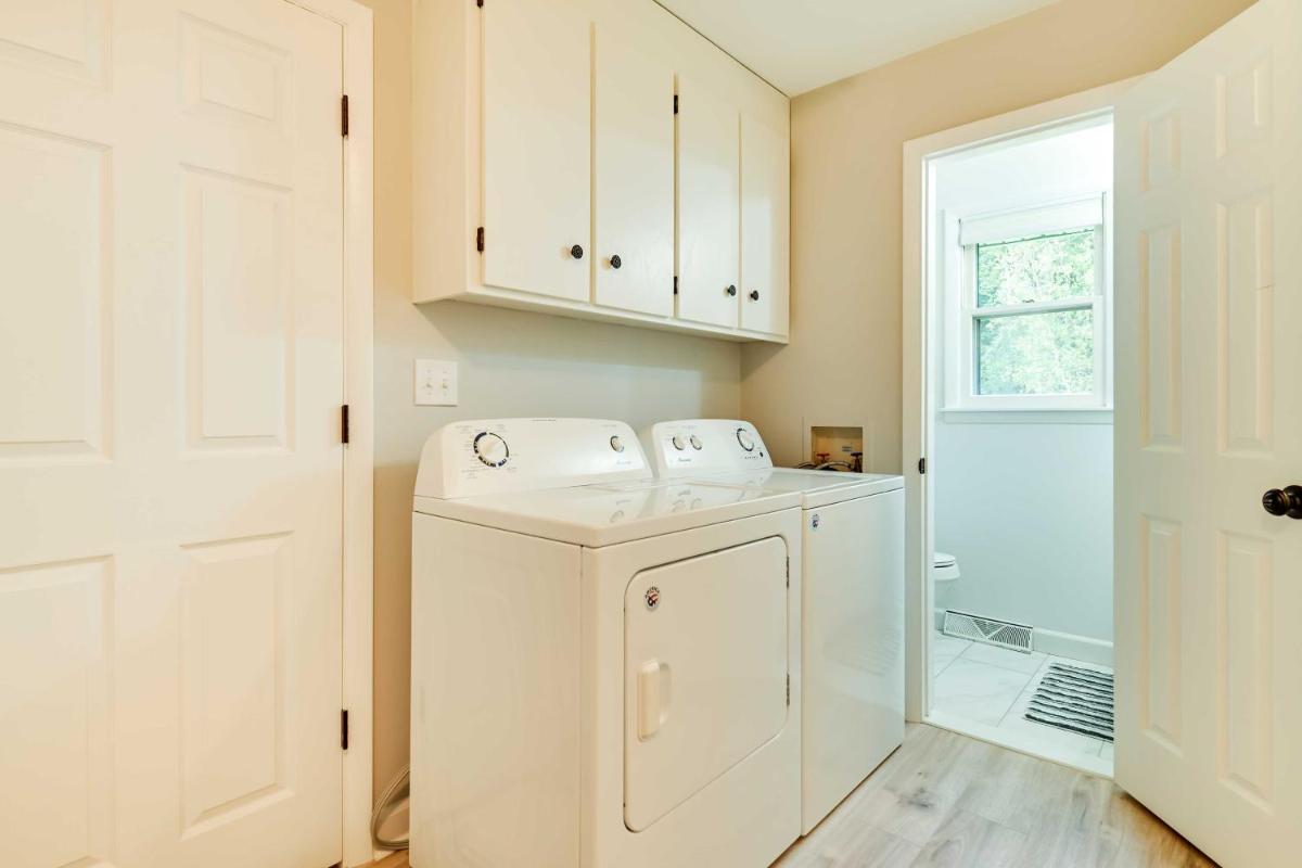 Modern Studio Less Than 13 Mi to Saratoga Racetrack! - Housity