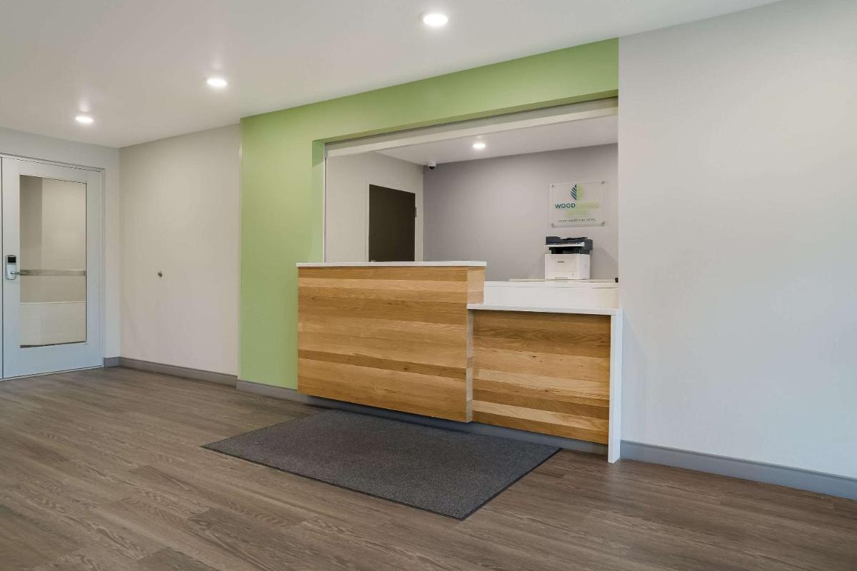 WoodSpring Suites Detroit Sterling Heights - Housity
