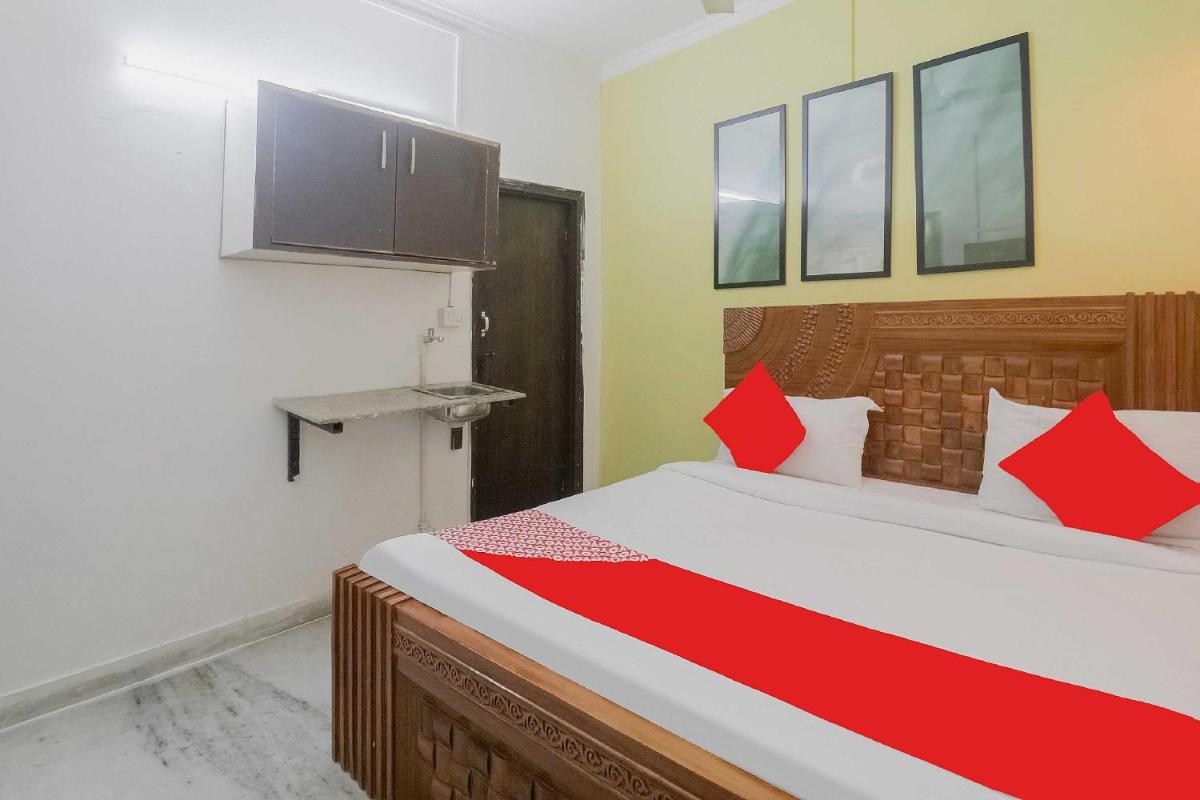 OYO Flagship Hotel G-54 - Housity