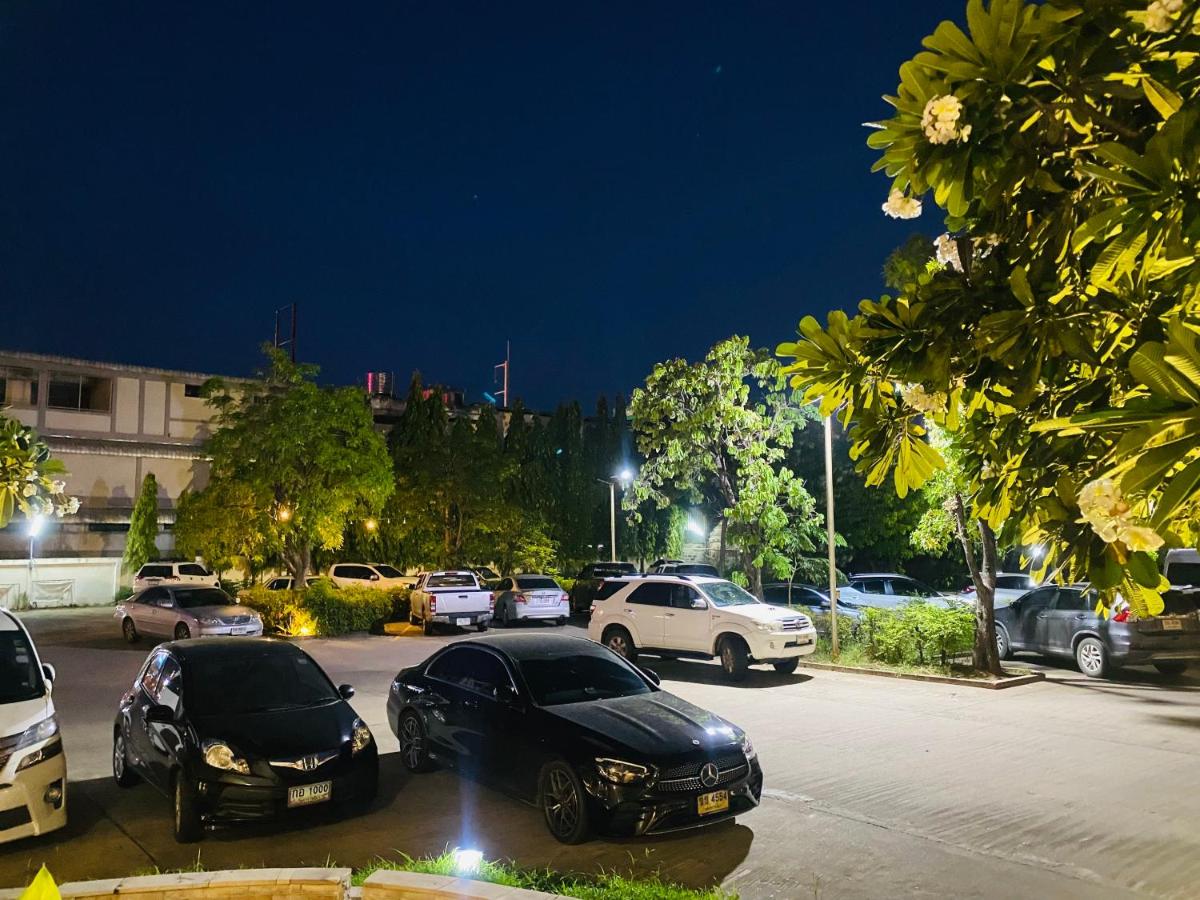 โรงแรม ซิตี้พาร์ค โคราช City Park Hotel - Housity