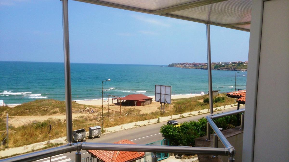 Nedev's Apartments in Lazur 2 Complex - Housity