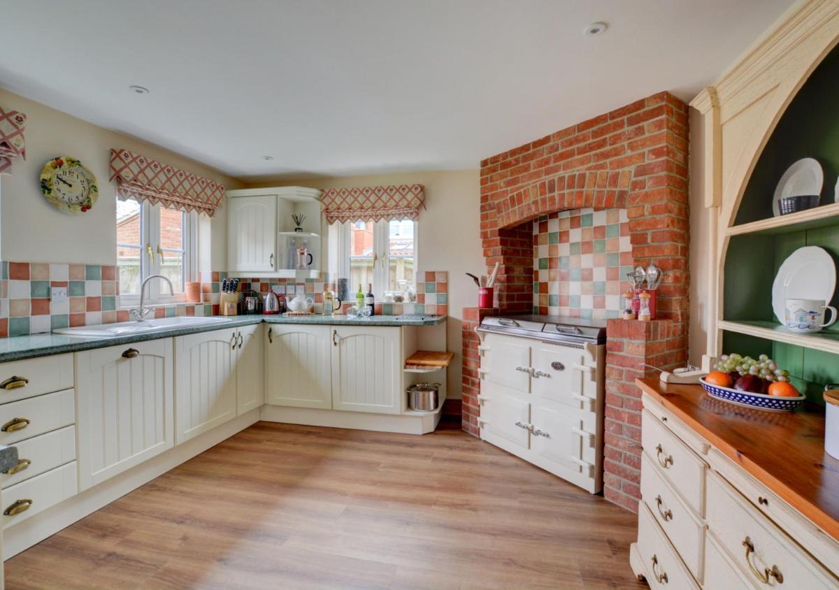 Finder's Cottage - Housity