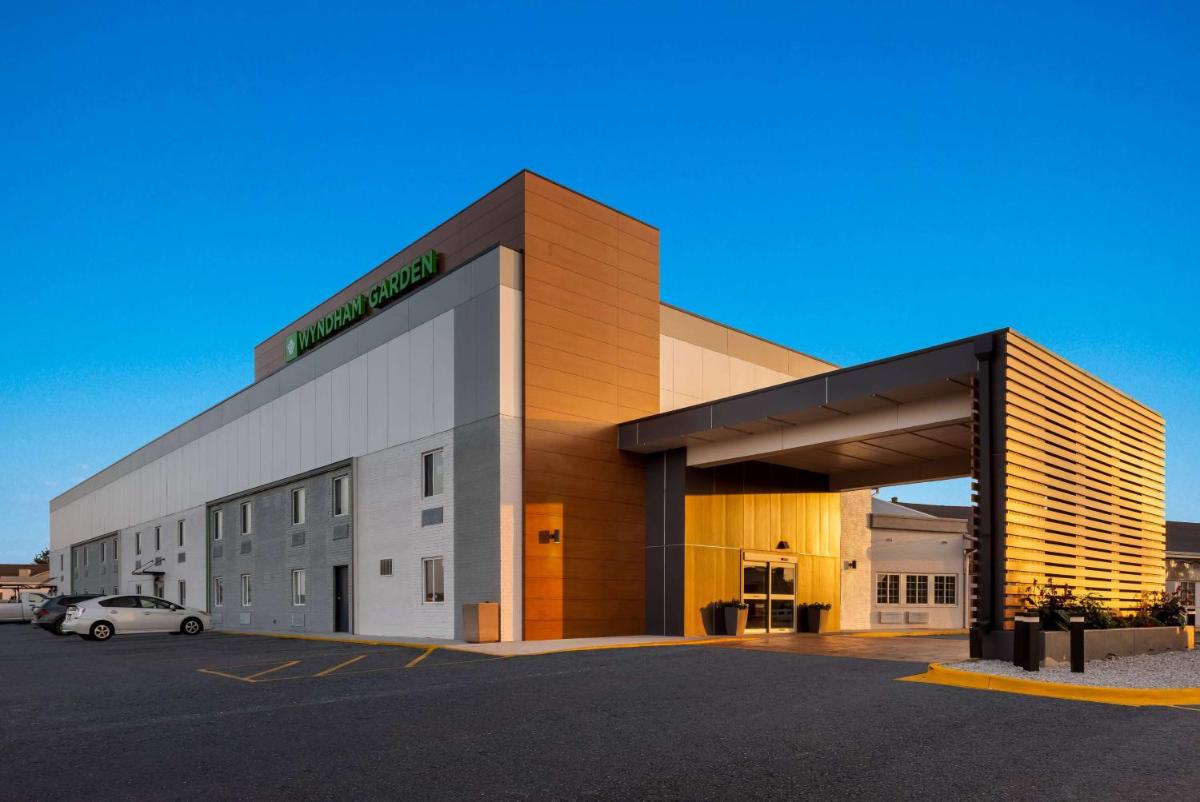Wyndham Garden Ankeny - Housity