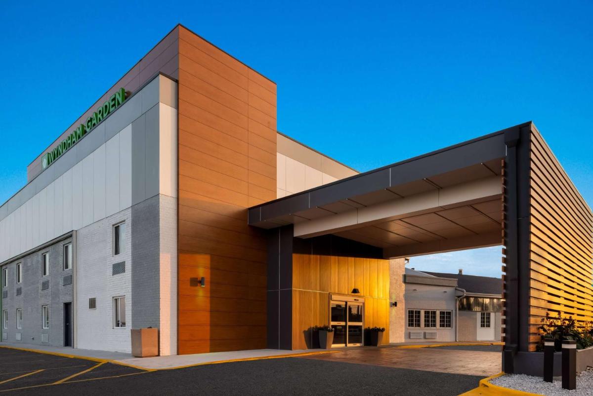 Wyndham Garden Ankeny - Housity