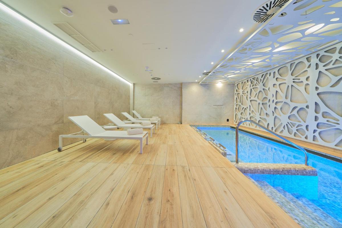 Piscina en o cerca de Eurostars Oasis Marbella
