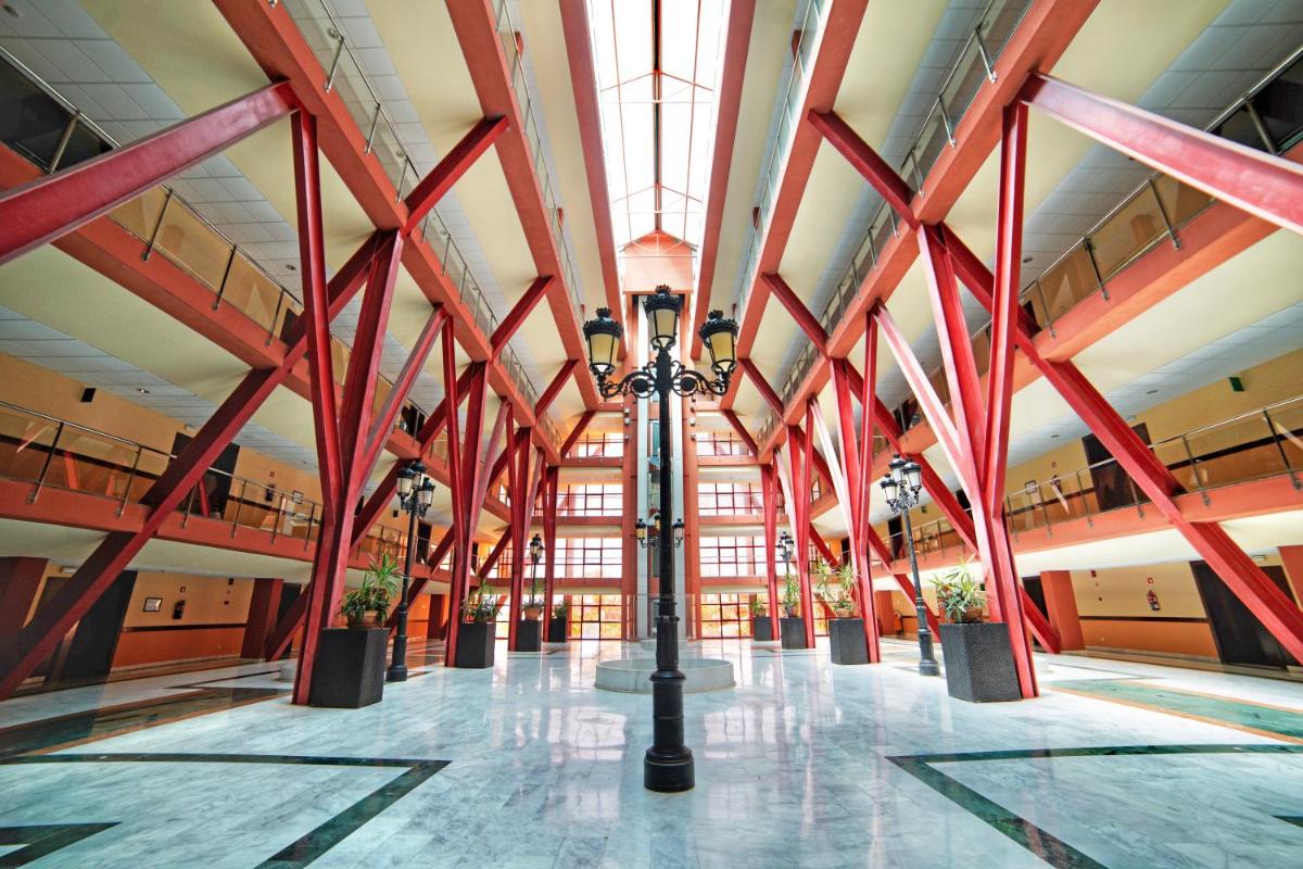 Imagen de la galería de Holiday Premium Resort, en Benalmádena