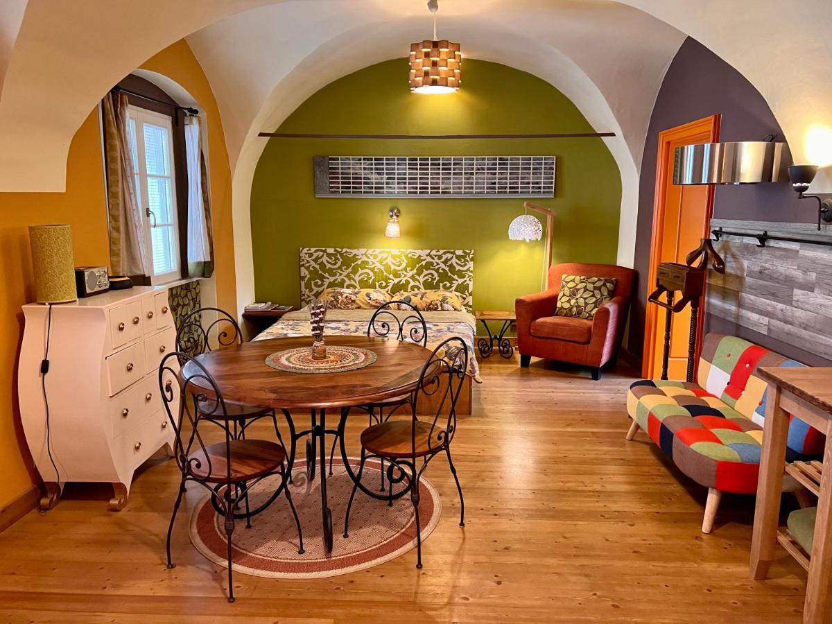 Suitetrails - MuziKafe - Home of Culture
