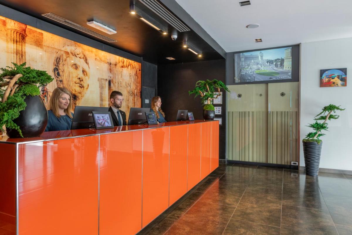 H10 Roma Città - Housity