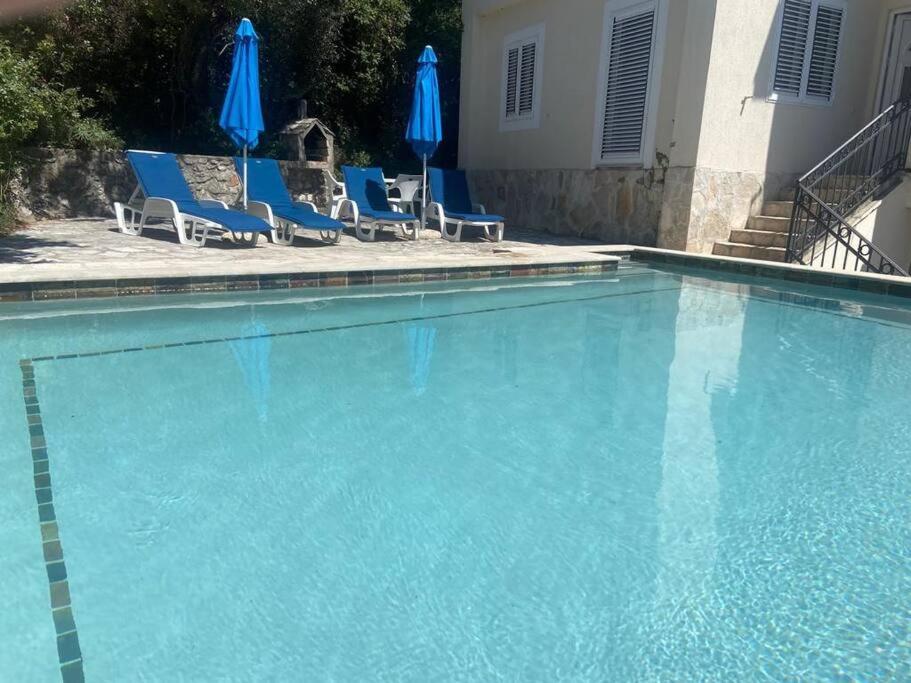 Villa Olive Tree with Private Pool - Housity