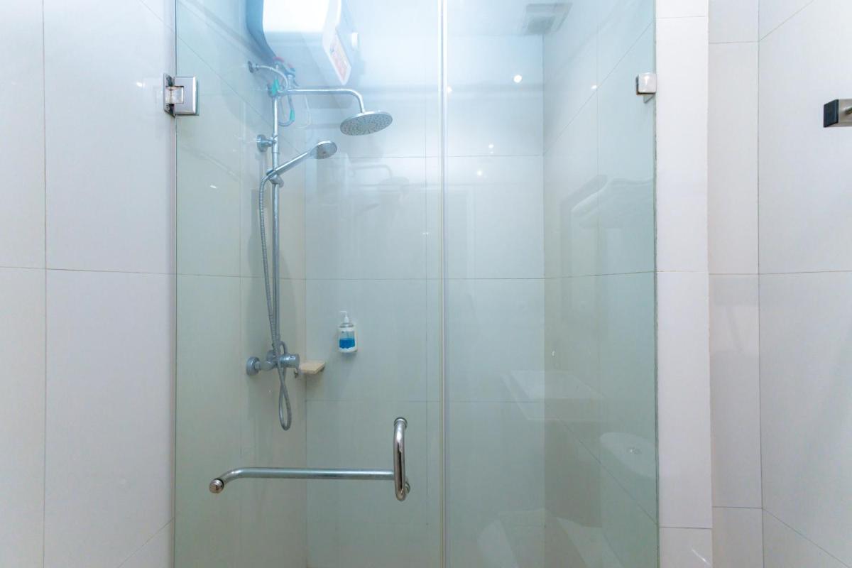 Sans Hotel Liv Ancol by RedDoorz - Housity