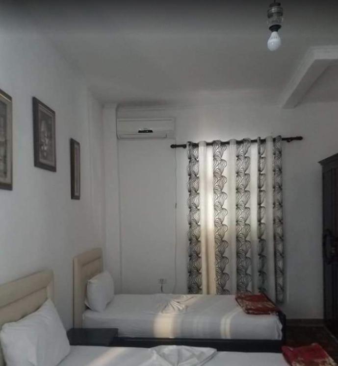 Hotel Flora - Housity