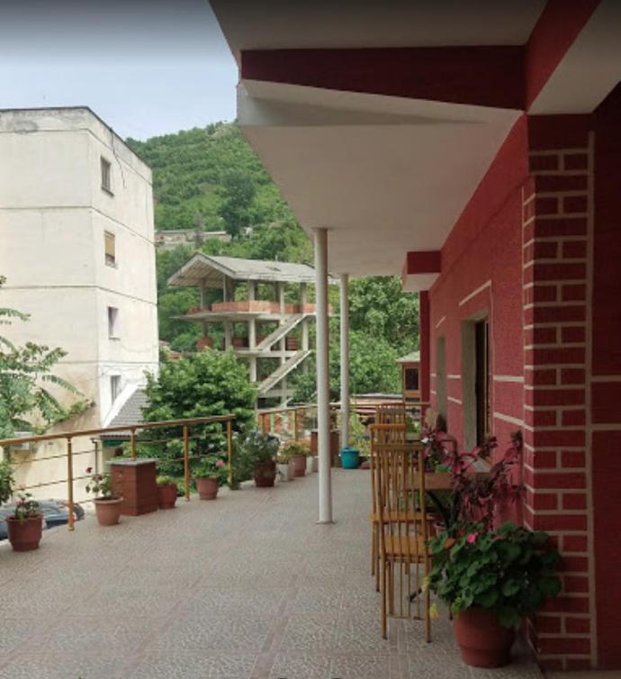 Hotel Flora - Housity