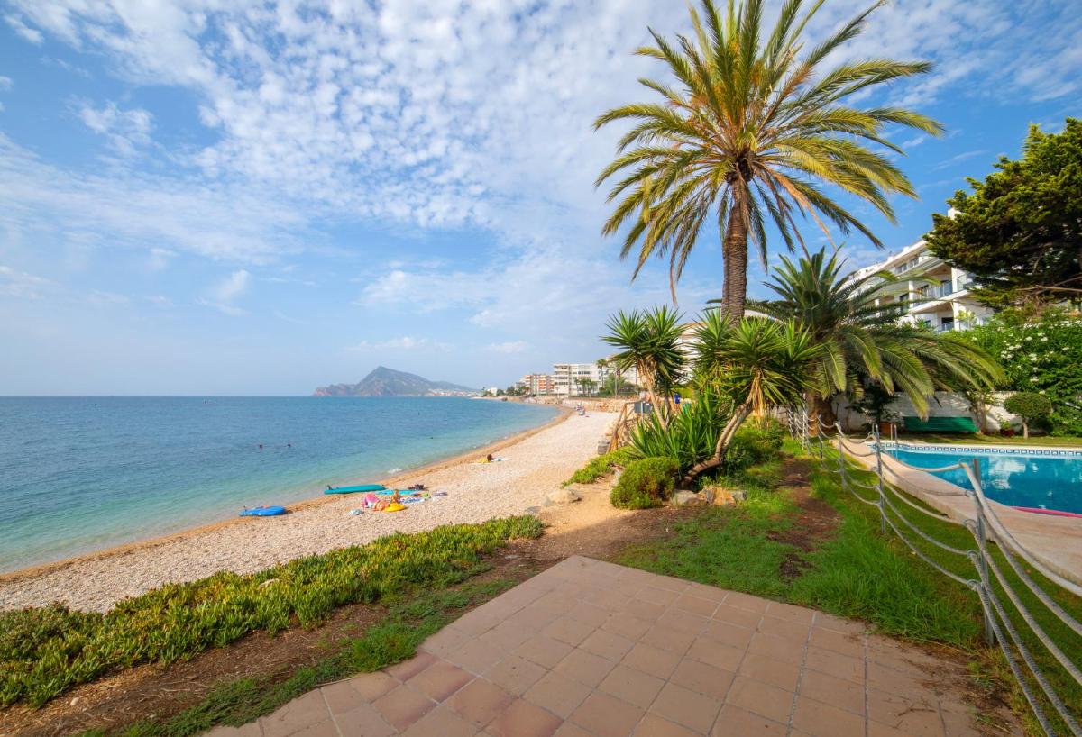 SOLETE - Apartamento con vistas, acceso directo al mar, piscina y parking by Redi - Housity