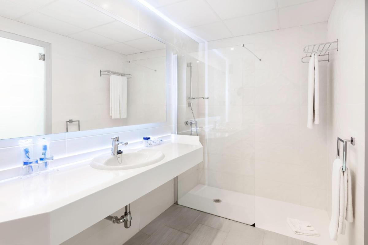 Un baño de Hotel Best Tenerife