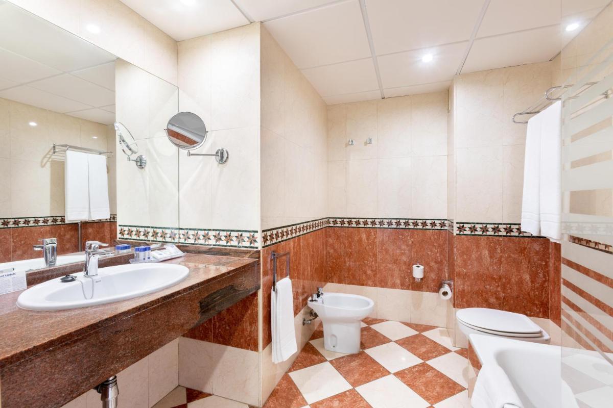 Un baño de Hotel Best Tenerife