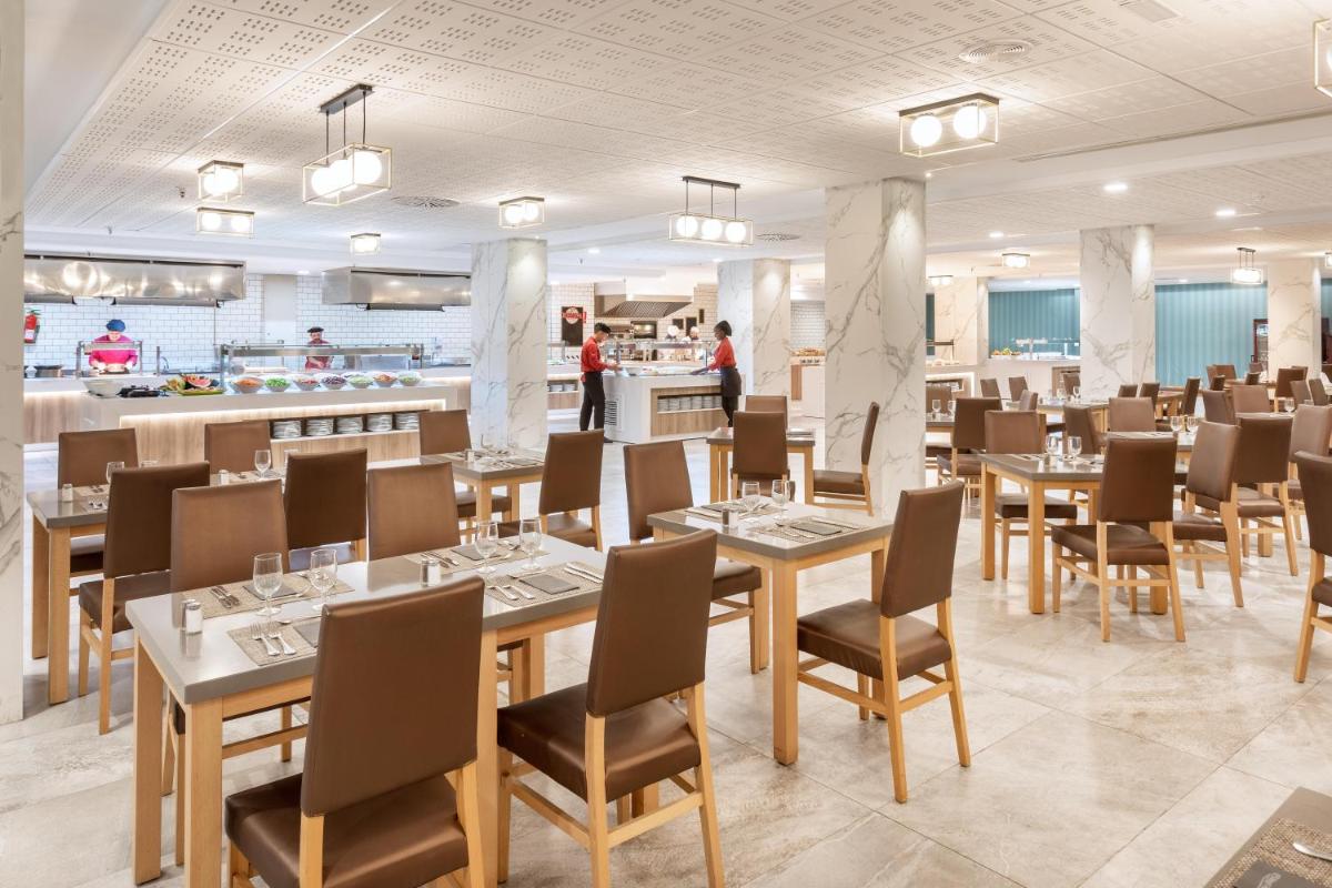 Un restaurante o sitio para comer en Hotel Best Tenerife