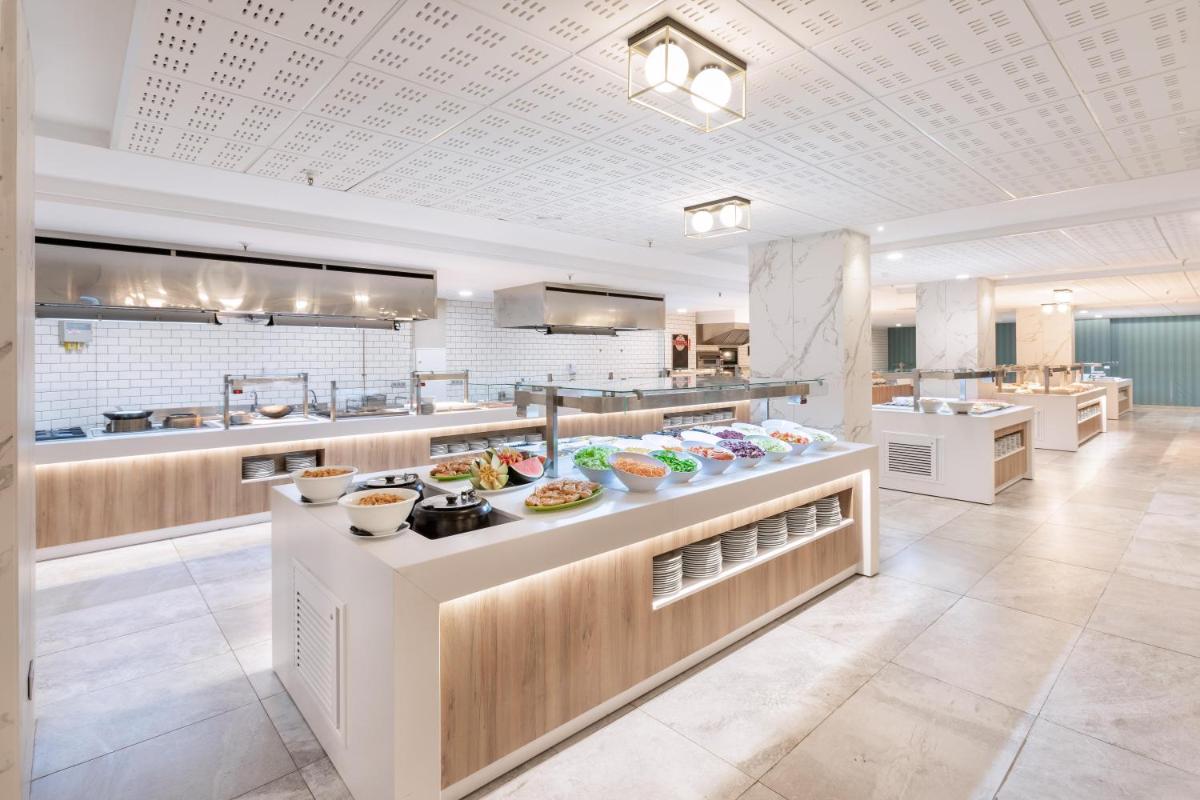 Comida en o cerca de este hotel