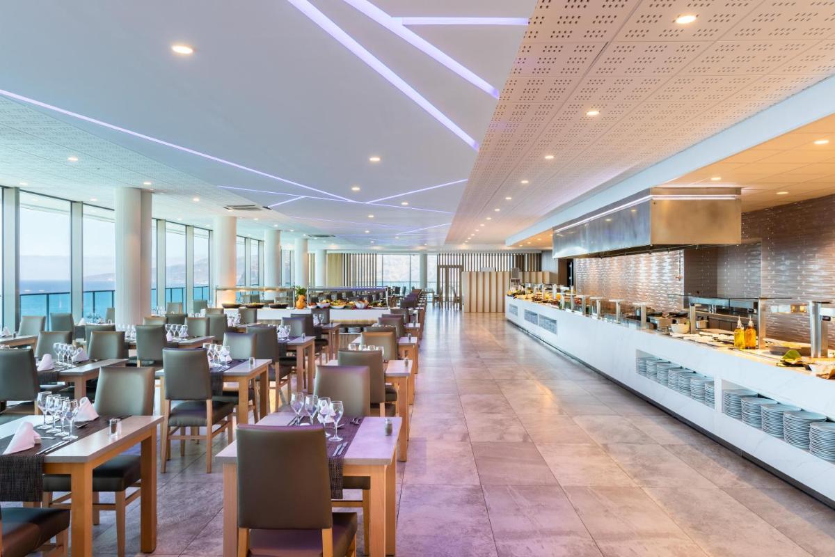 Un restaurante o sitio para comer en Hotel Best Semiramis