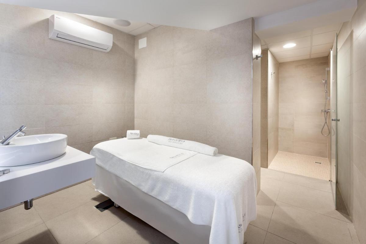 Un baño de Hotel Best Tenerife