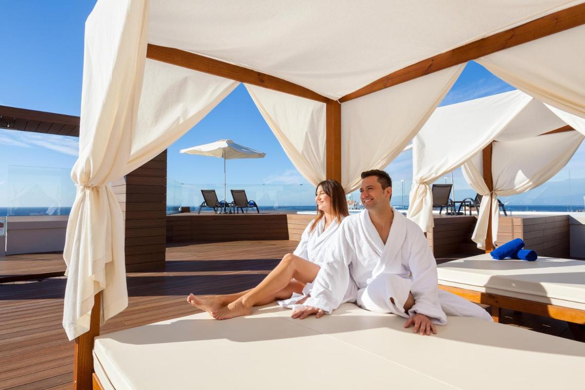 Clientes alojados en Hotel Best Tenerife