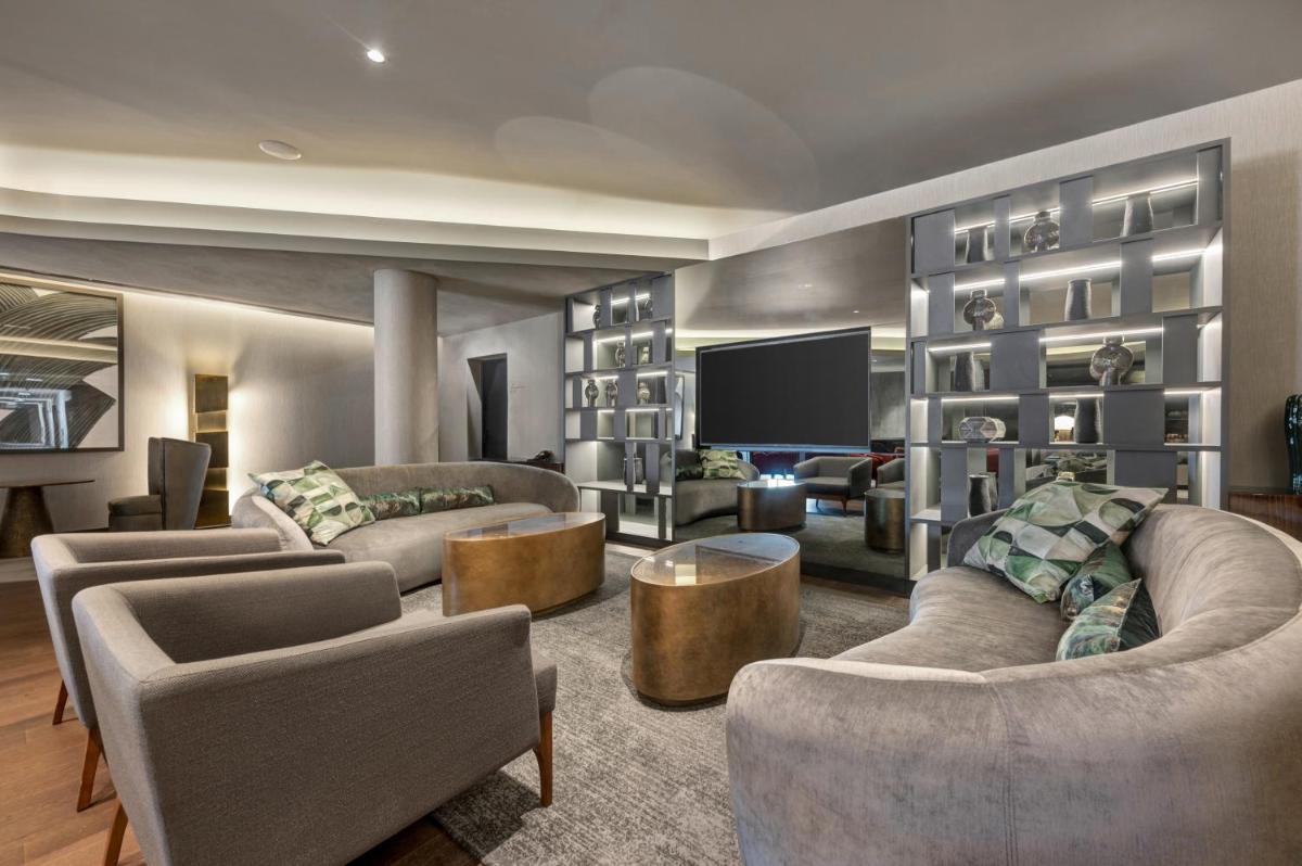 Uma área de estar em Hilton Porto Gaia