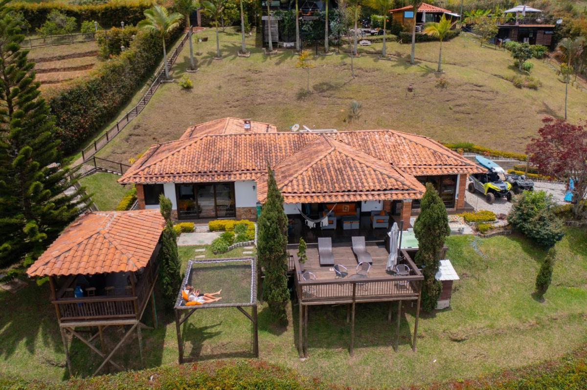 CASA CAMPESTRE MONTECARLO Guatapé- desayuno a pareja - Housity