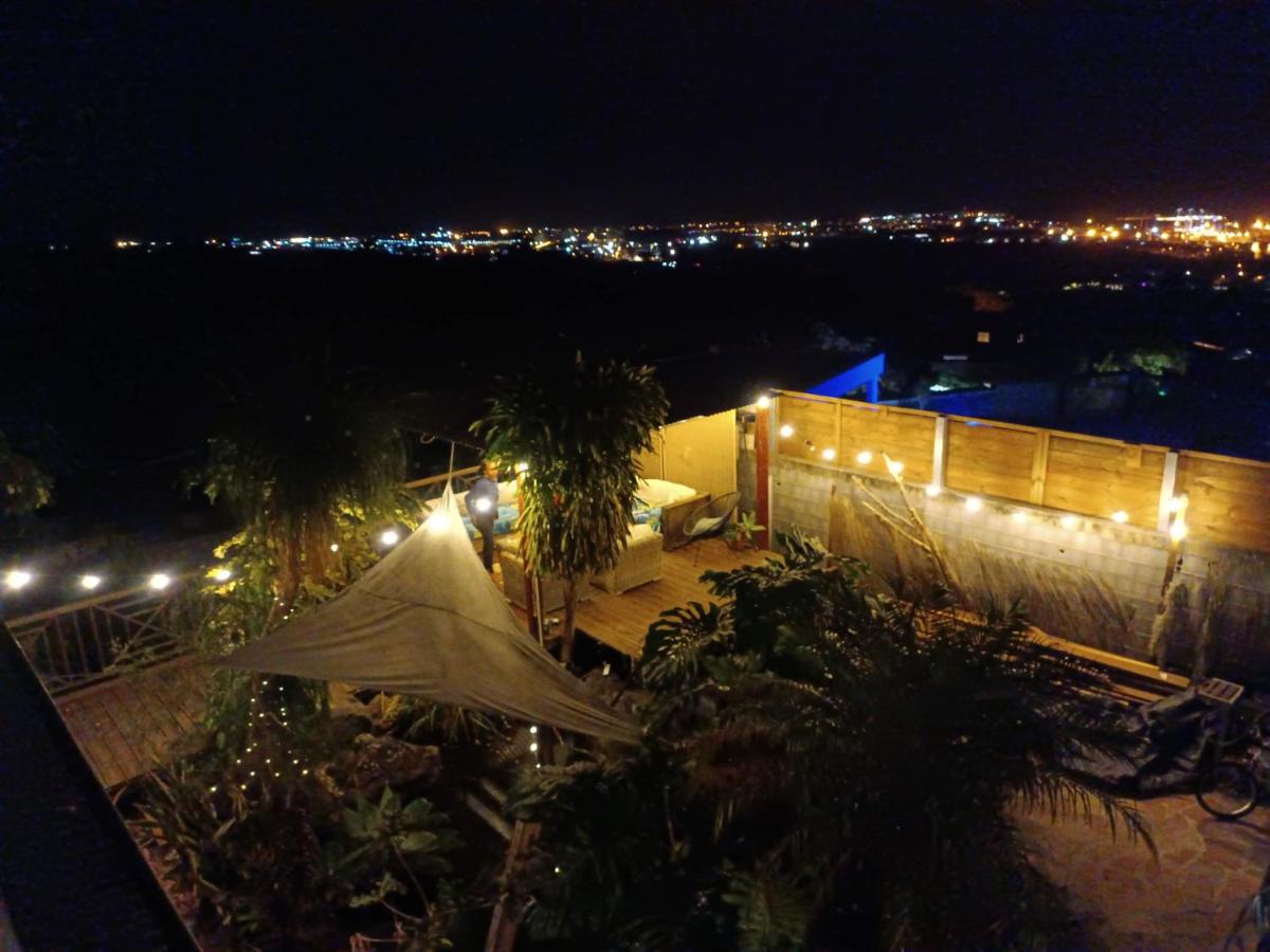Belle villa familliale Possession avec vue mer et piscine - Housity