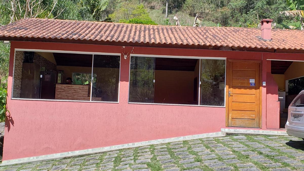 Pousada Beija Flor-Lumiar - Piscinas e Café - Housity