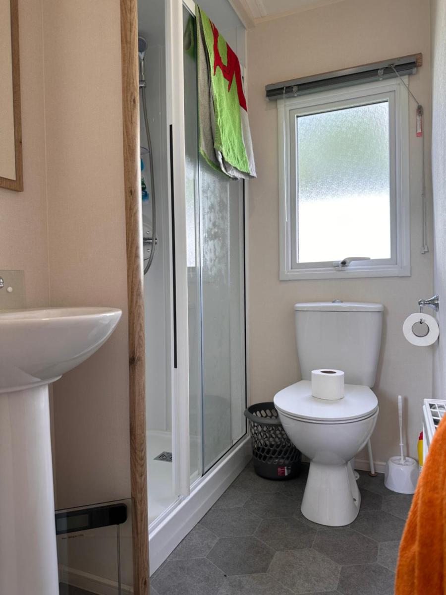 Dianes Private Hire, Hafan Y Mor - Housity