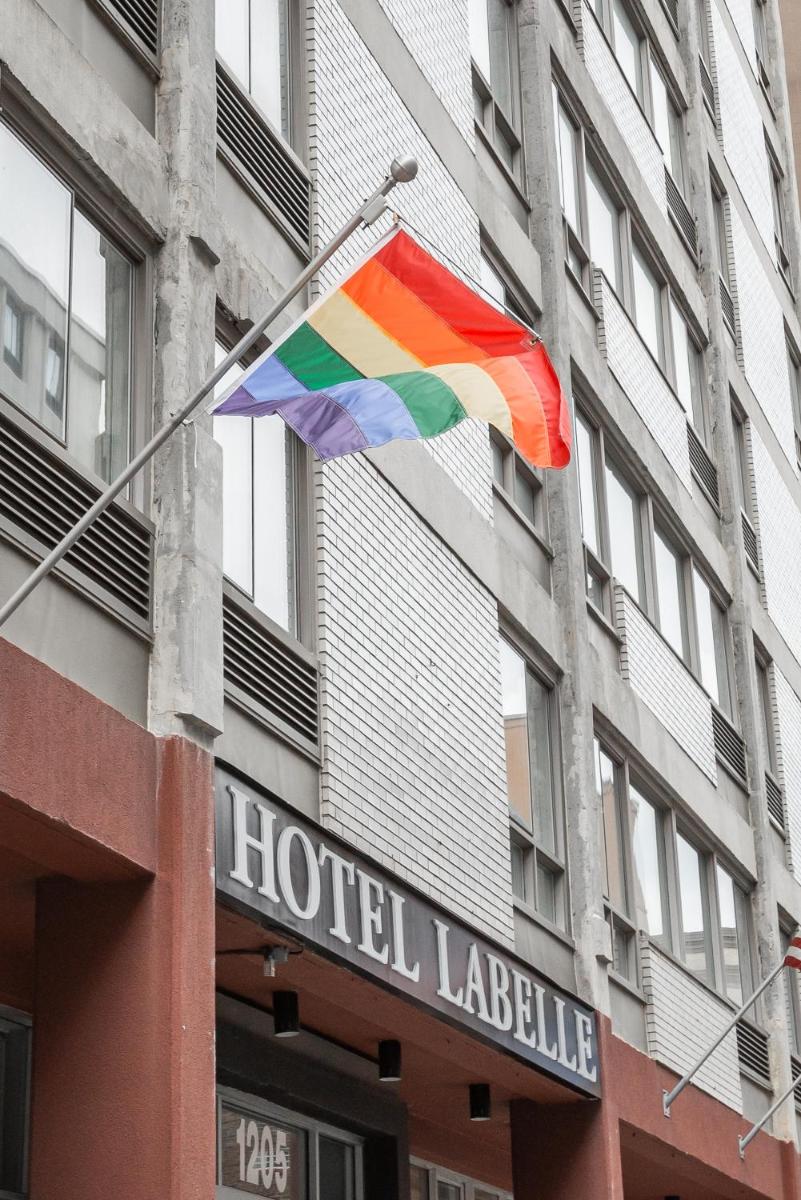 Hotel les Suites Labelle - Housity