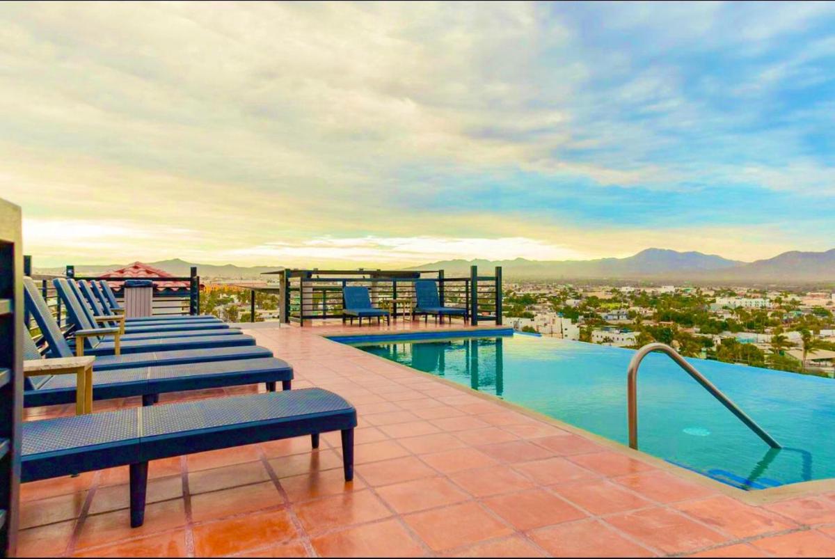 SilverWhite Condo - Housity