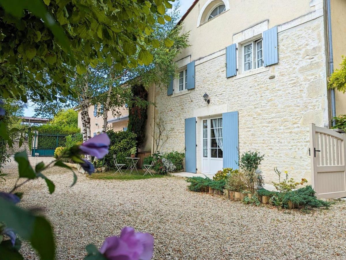 Gîte au bord de la Charente avec jardin privatif, wifi fibre, vélos et équipements familiaux - FR-1-653-162 - Housity