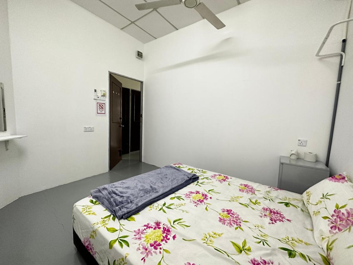 Suitetrails - Jiaxin Dormitory-Setia Indah 家馨青年旅宿