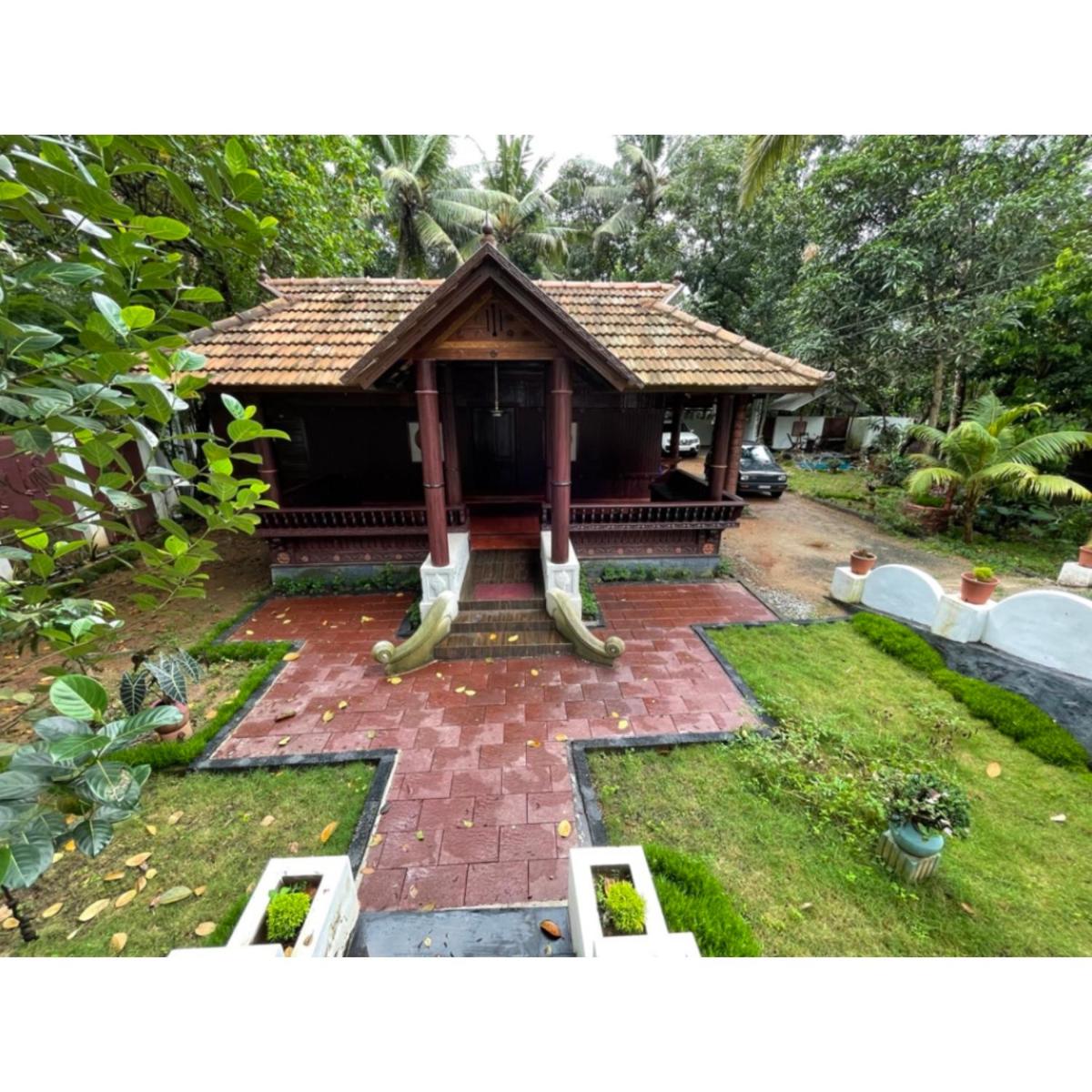 Kerala Heritage Home - Periya Veedu - Housity