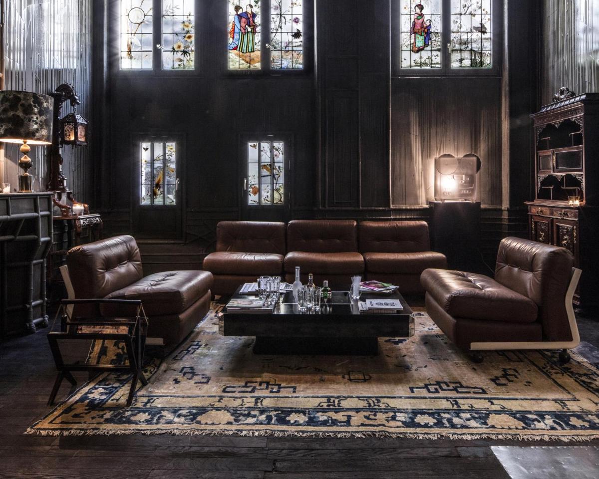 Coin salon dans l'établissement Hotel Les Bains Paris