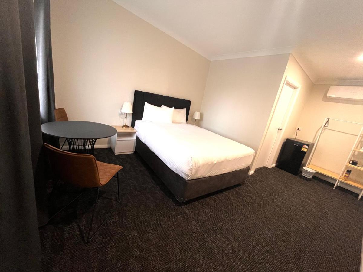 Seven Inn - Housity