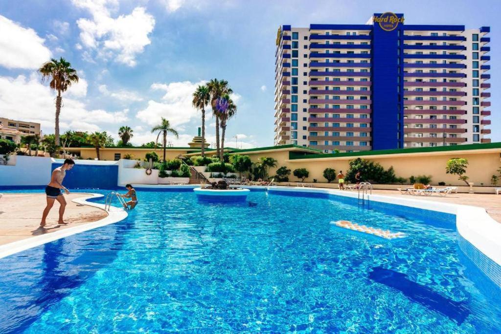 Apto increíble, acogedor, luminoso de ambiente muy relajante con excelentes vistas y servicios/ Amazing apt with sunset lovely views - Housity
