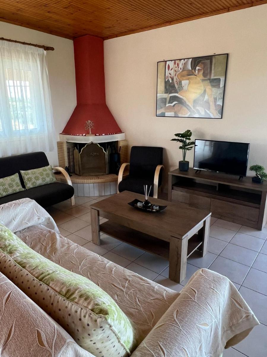 Xenia's Seaview House - Housity