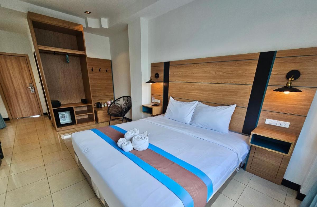 The Base Inn Pattaya - Housity