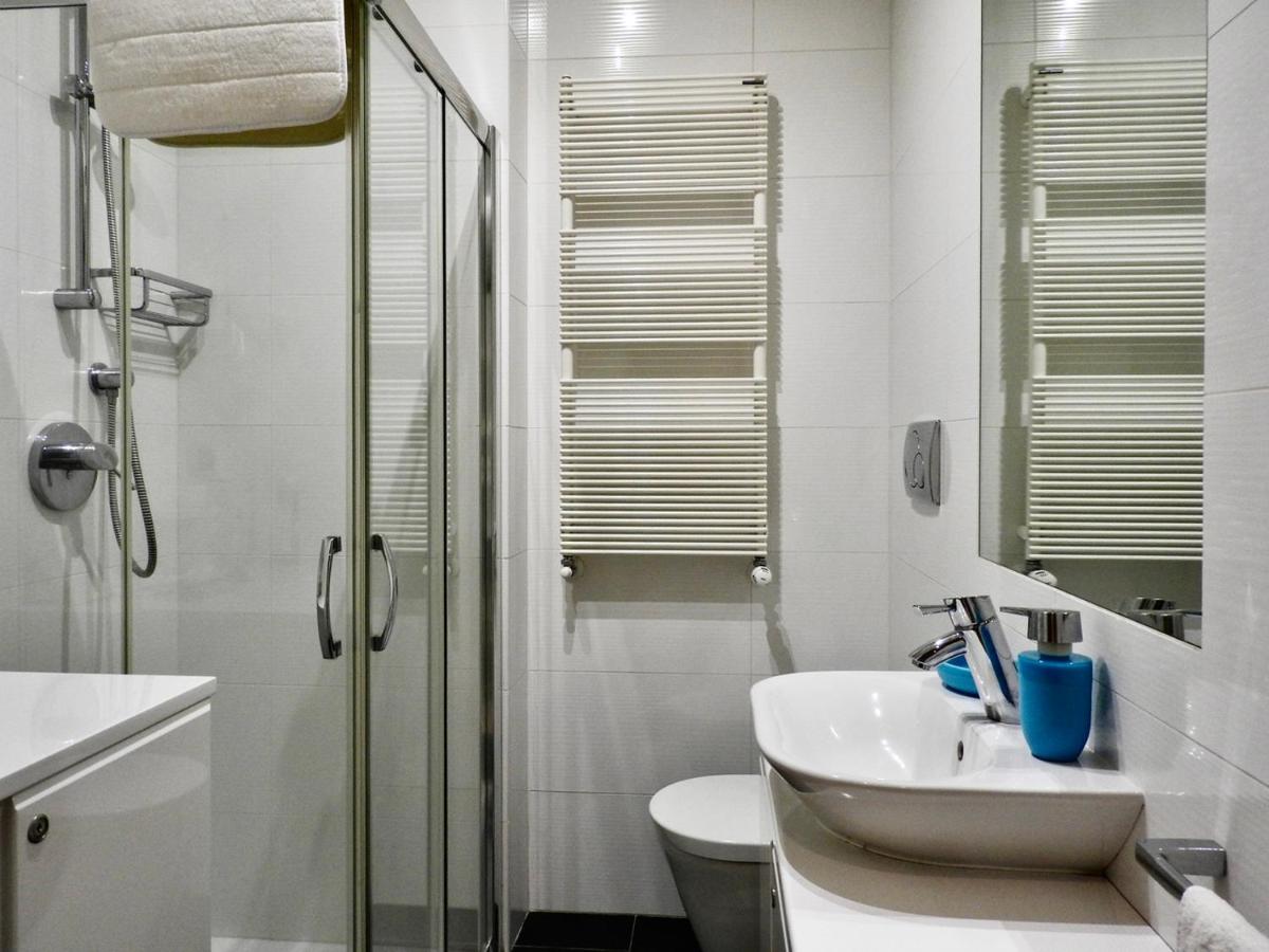 Sole tra i pini - foresteria lombarda - Housity