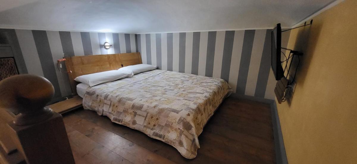 Al chiaro di luna - Housity