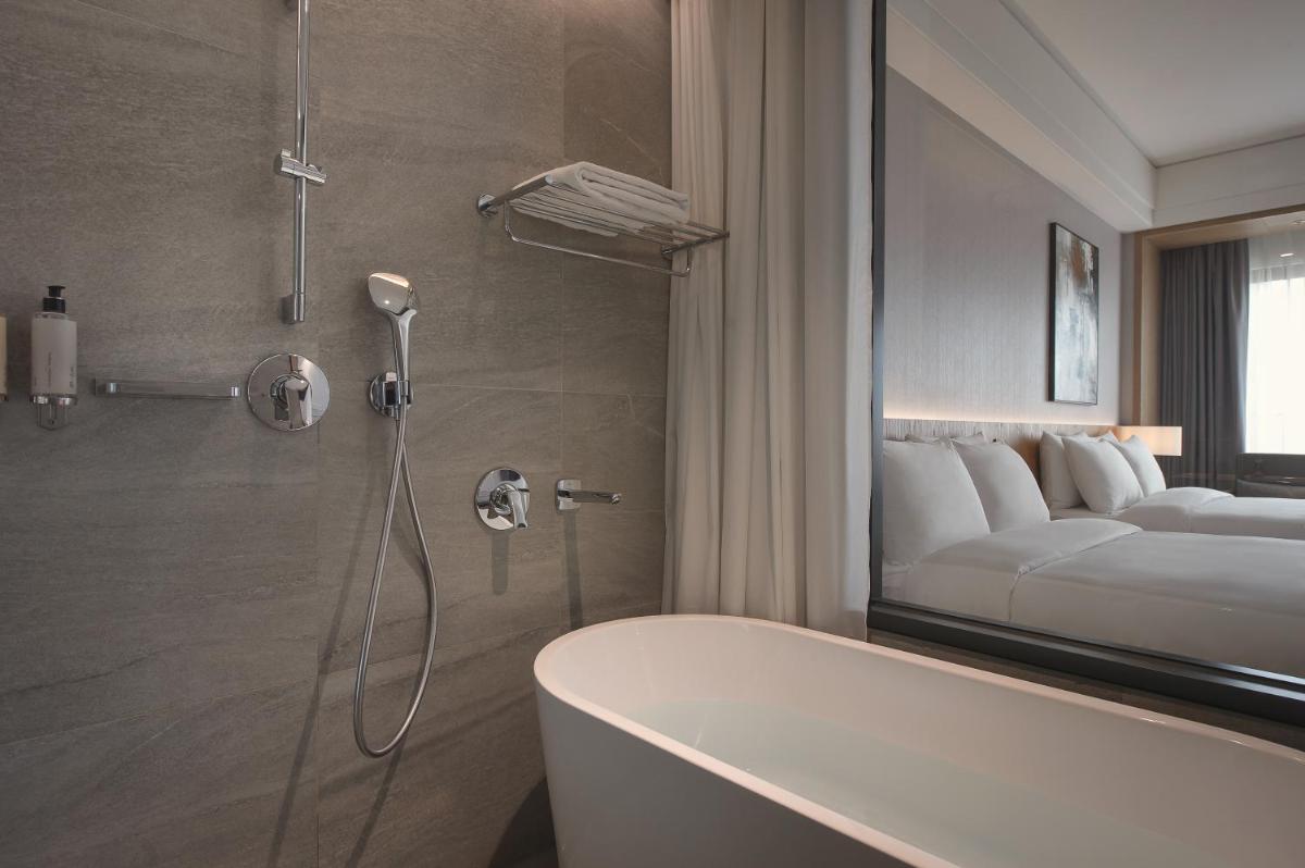 Grand Banyan Hotel - Housity