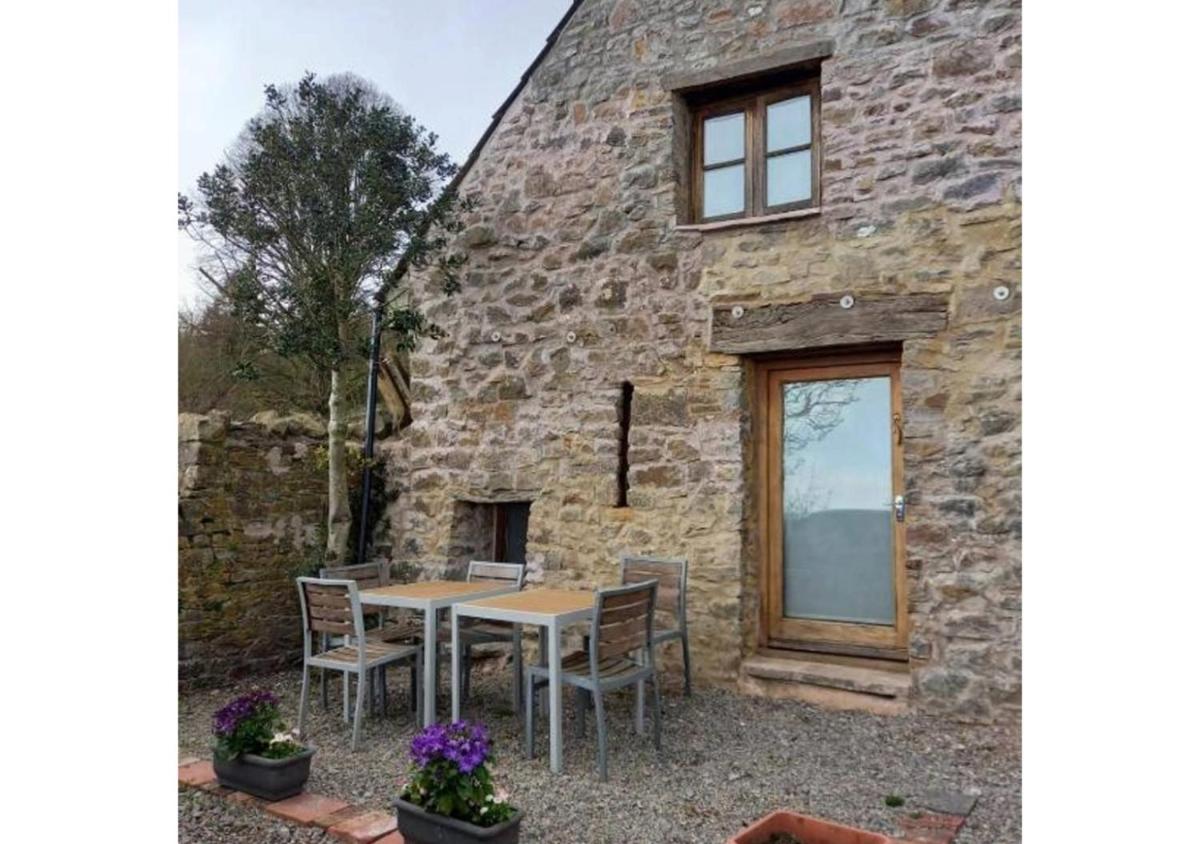 Bishops Farm - Housity
