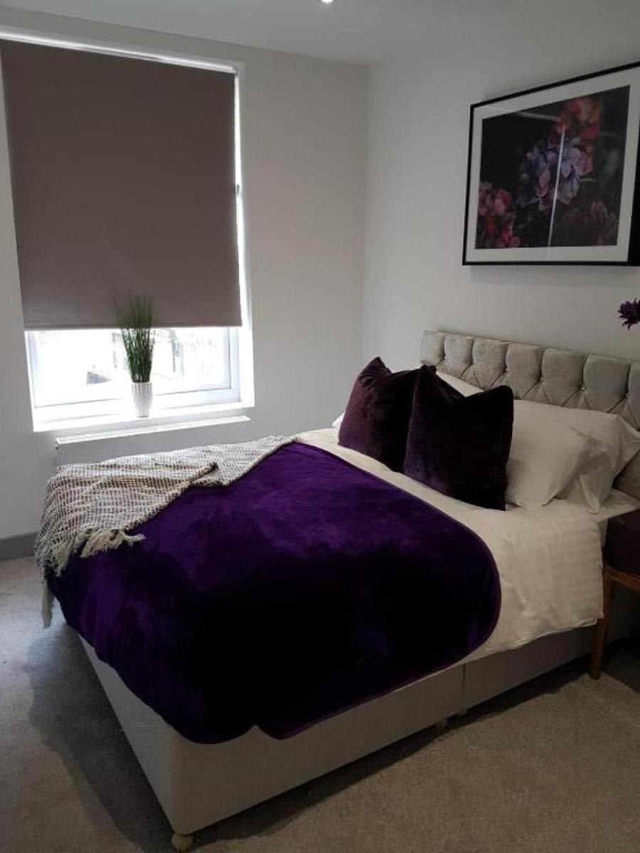 Lovely 2-Bed Apartment in Stanford-le-Hope - Housity