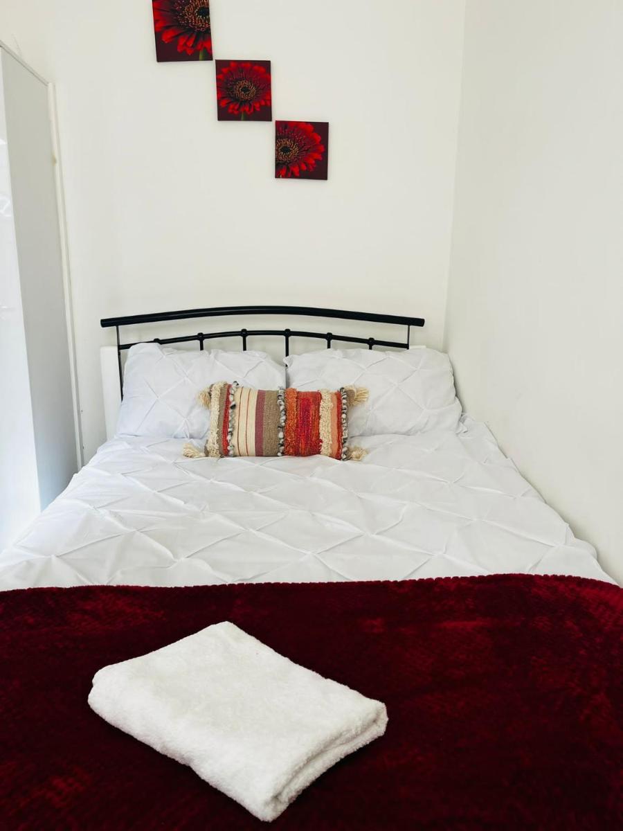 Coventry City House - Room 1 - Housity