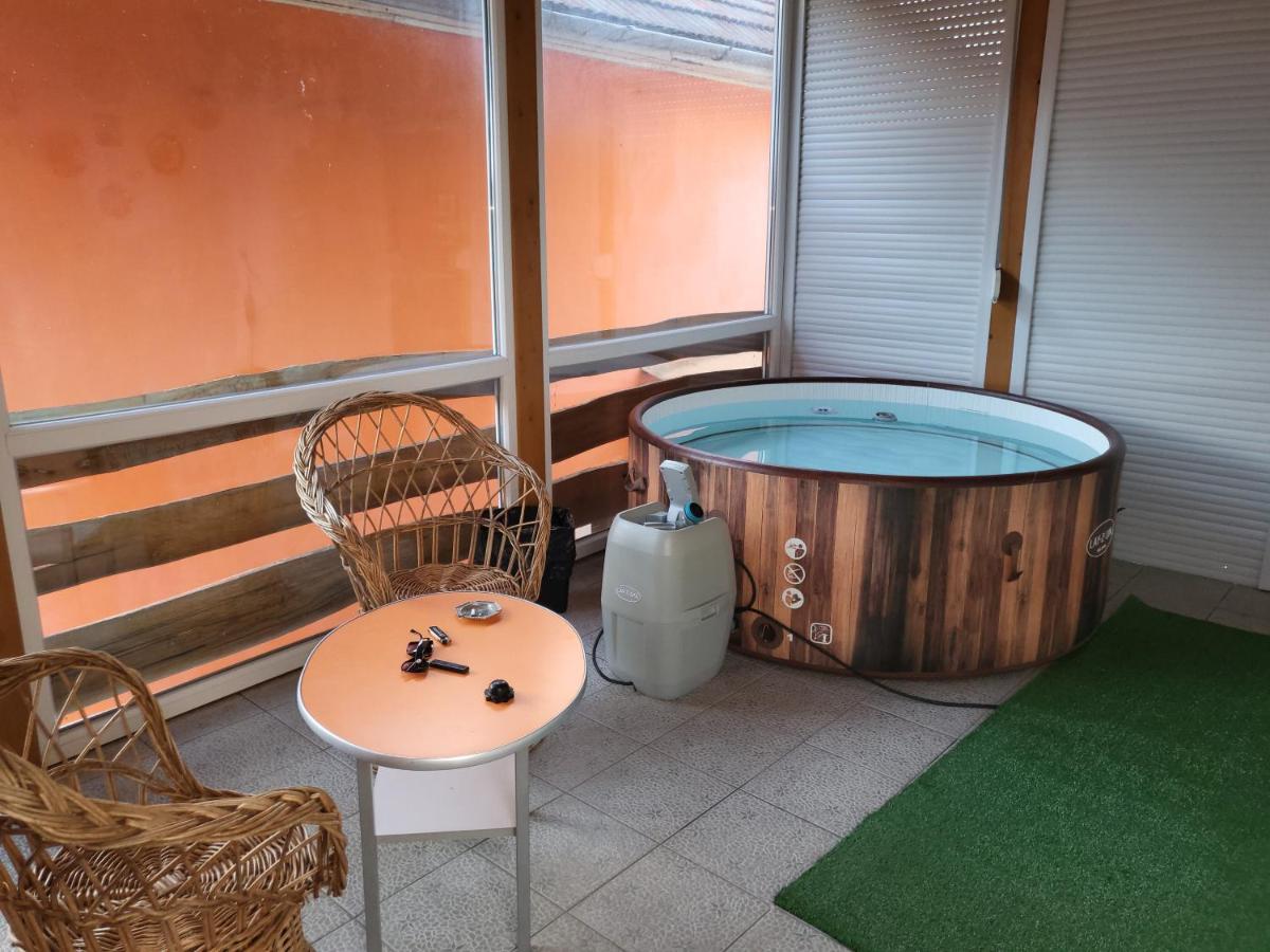 Vila Ana cu terasă grătar și jacuzzi - Housity
