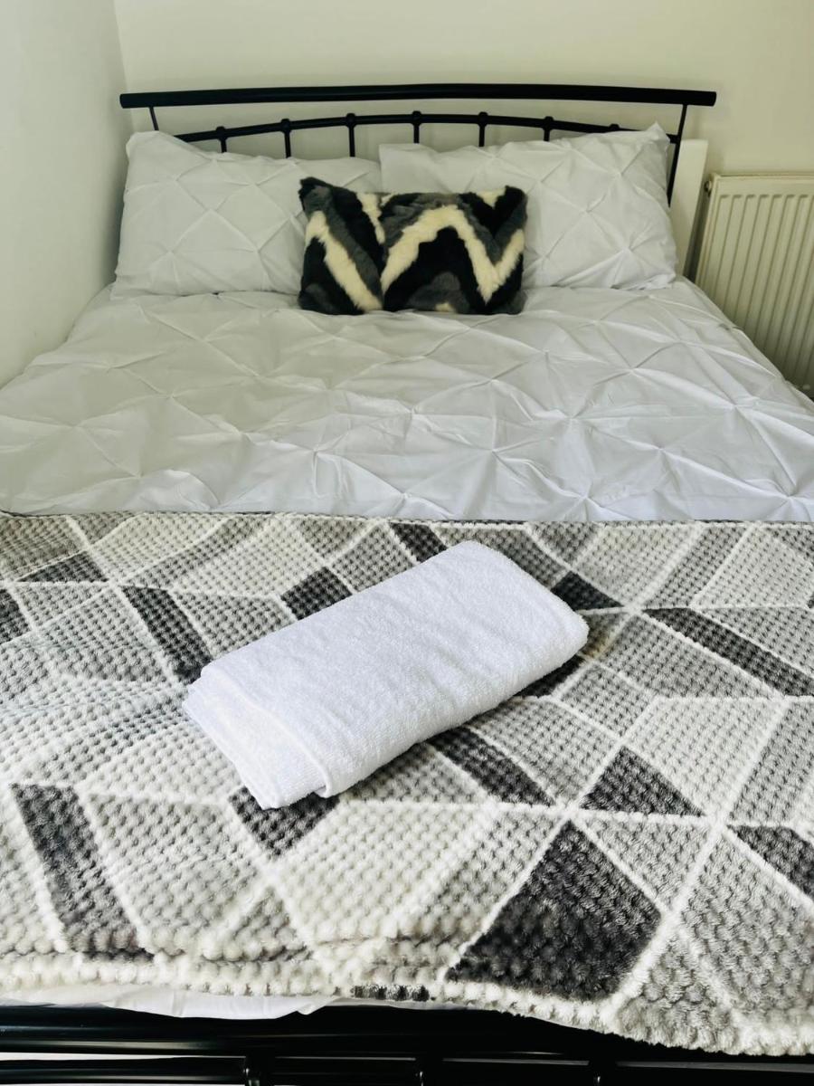 Coventry City House - Room 2 - Housity