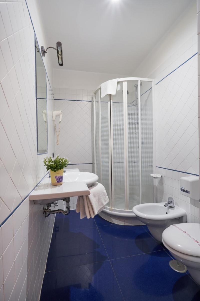 Hotel Ristorante La Piana - Housity