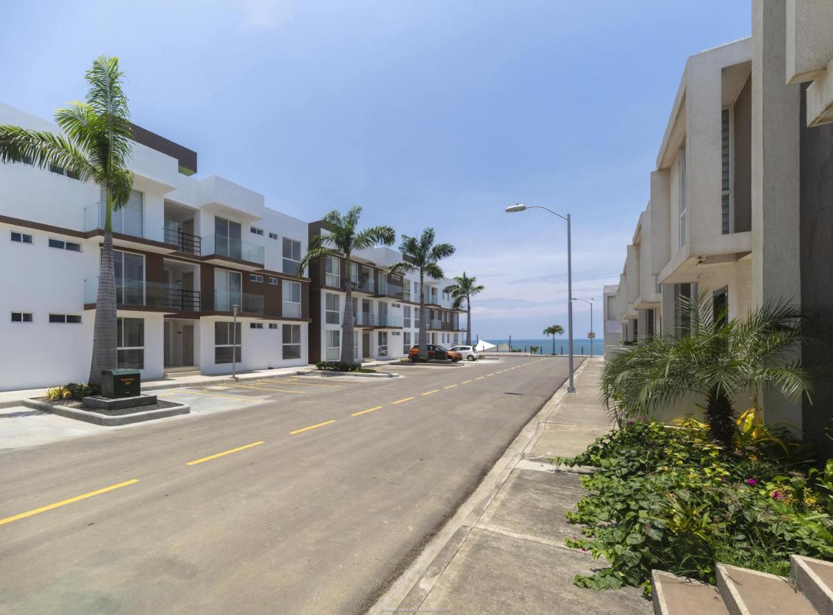 Punta Blanca Beach Apartments Manta Coliving Ecuador - Housity