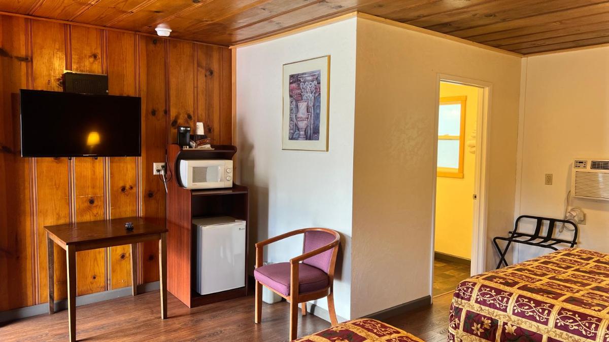 Pine Cone Motel - Housity
